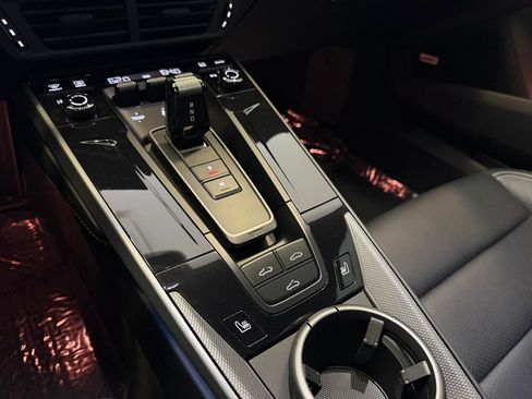 Certified 2025 Porsche 911 Carrera RWD image 18