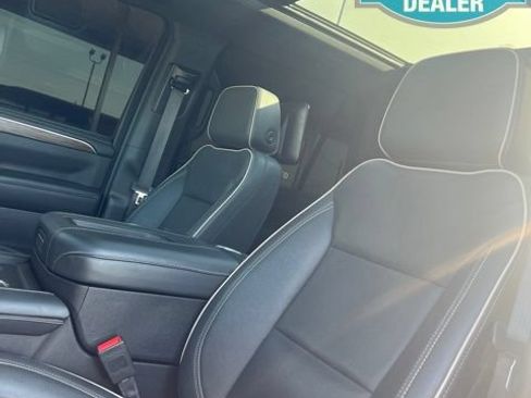 Used 2024 Chevrolet Tahoe Premier w/ Premium Package AWD/4WD image 6
