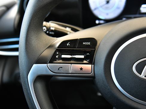 Used 2024 Hyundai Elantra SEL image 31