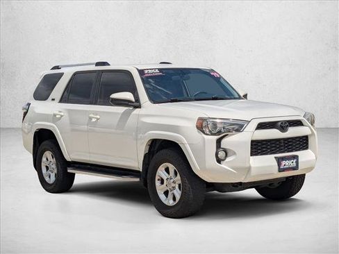 Used 2019 Toyota 4Runner SR5 AWD/4WD image 3
