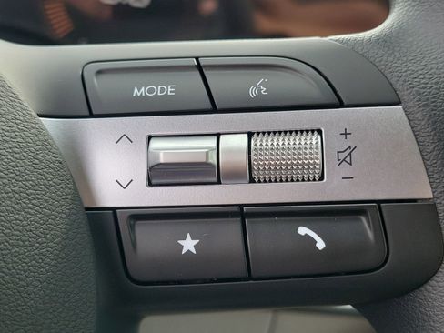 New 2026 Hyundai Tucson SE image 9