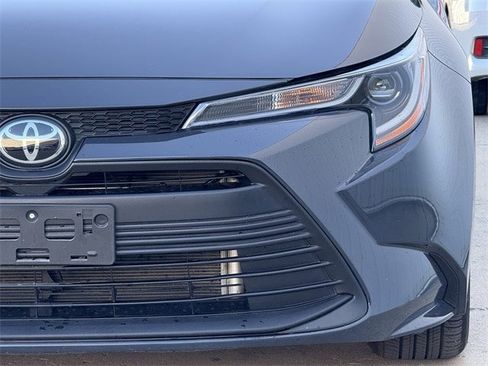Used 2025 Toyota Corolla LE image 9