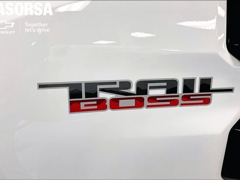 Certified 2023 Chevrolet Colorado Trail Boss AWD/4WD image 8