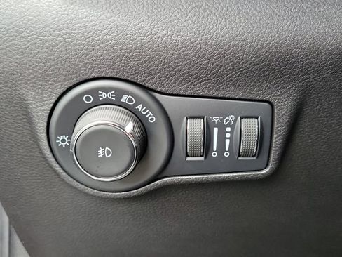 Used 2022 Jeep Compass Trailhawk AWD/4WD image 17