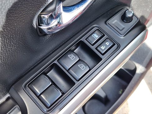 Used 2018 Nissan Titan PRO-4X w/ Pro-4x Utility Package image 31