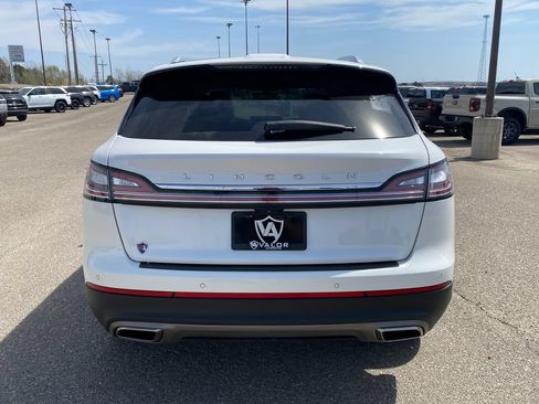 Used 2022 Lincoln Nautilus Reserve AWD/4WD image 11