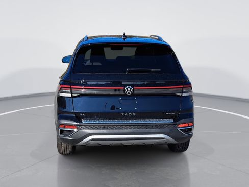New 2026 Volkswagen Taos SE image 4