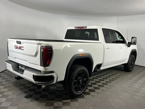 Used 2025 GMC Sierra 2500 AT4 image 8