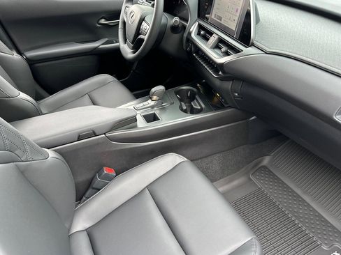 New 2026 Lexus UX 300h FWD image 26