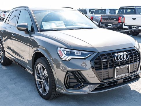 New 2025 Audi Q3 2.0T Premium image 3