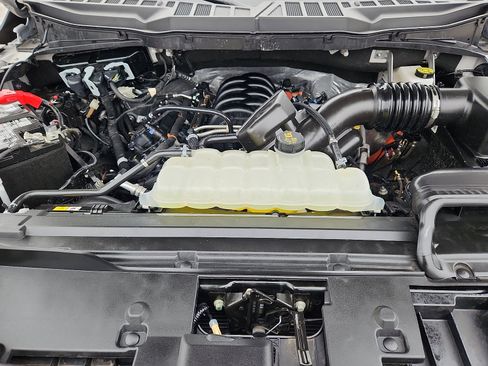 Used 2025 Ford F150 Lariat w/ Equipment Group 501A Mid image 16