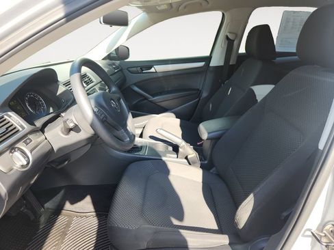 Used 2013 Volkswagen Passat 2.5 S FWD image 10