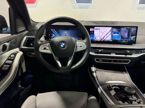 Used 2023 BMW X7 xDrive40i w/ Premium Package image 24