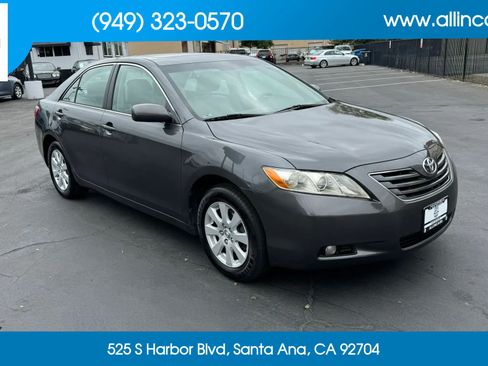 Used 2009 Toyota Camry XLE FWD image 3