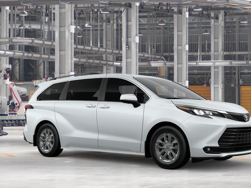 New 2026 Toyota Sienna XLE FWD image 42
