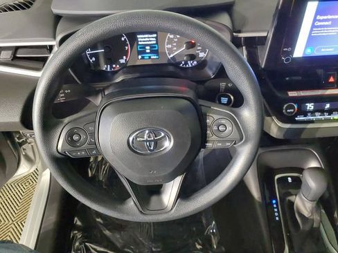 Used 2025 Toyota Corolla LE w/ LE Premium Package FWD image 23