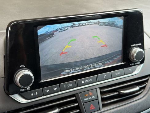 Used 2023 Nissan Altima 2.5 S FWD image 17