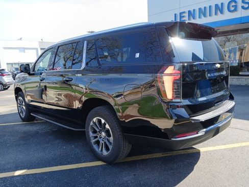 New 2026 Chevrolet Suburban LT AWD/4WD image 5