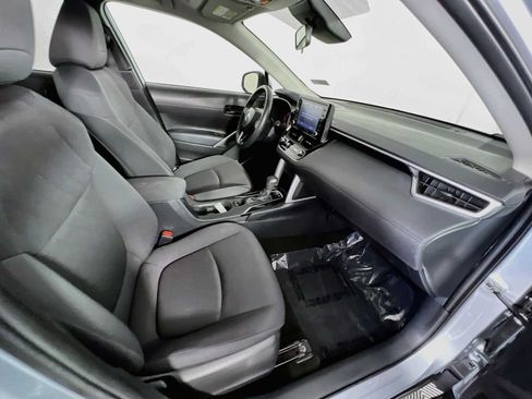 Used 2022 Toyota Corolla Cross LE w/ Moonroof Package AWD/4WD image 28