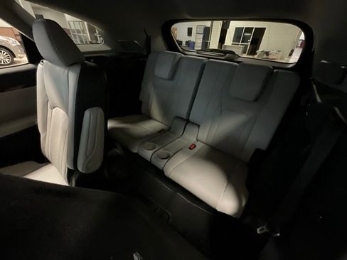 Used 2019 Lexus RX 350L Premium w/ Premium Package image 25