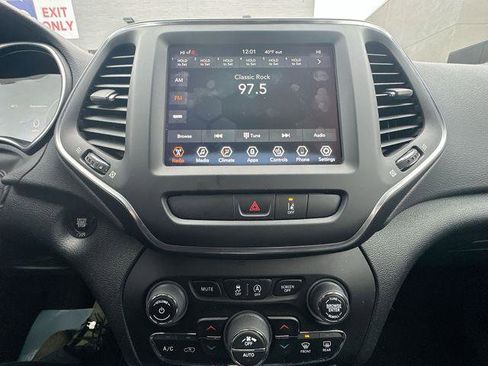 Certified 2022 Jeep Cherokee Latitude Lux image 18