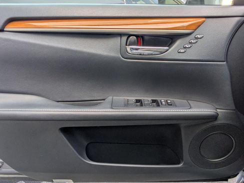 Used 2013 Lexus ES 300h w/ Luxury Pkg FWD image 11