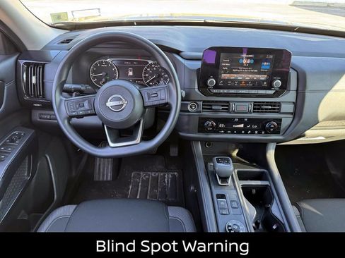 Certified 2024 Nissan Pathfinder S image 16