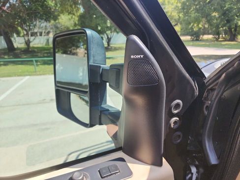 Used 2014 Ford F250 Lariat w/ Lariat Interior Package image 18