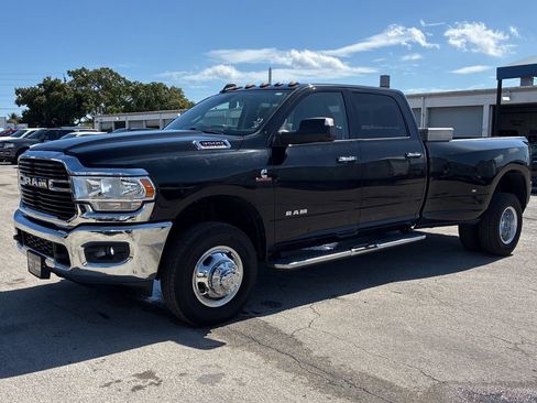 Used 2019 RAM 3500 Big Horn image 3