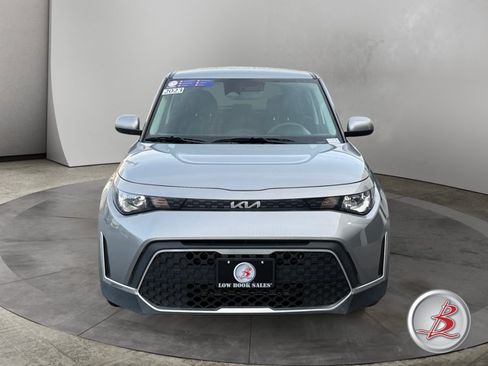 Used 2023 Kia Soul LX w/ Option Group 015 FWD image 2