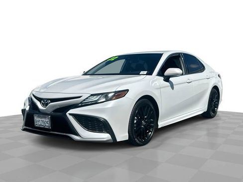 Used 2022 Toyota Camry XSE image 1
