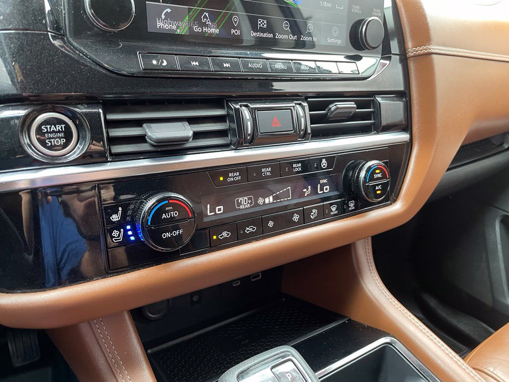 Used 2023 Nissan Pathfinder Platinum w/ Black Appearance Package FWD image 18