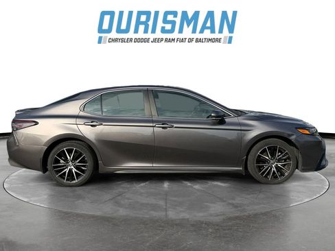 Used 2023 Toyota Camry SE w/ Blackout Package (TMS) image 7