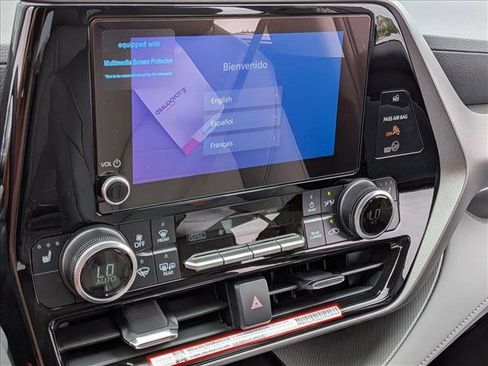 New 2026 Toyota Highlander XLE image 12