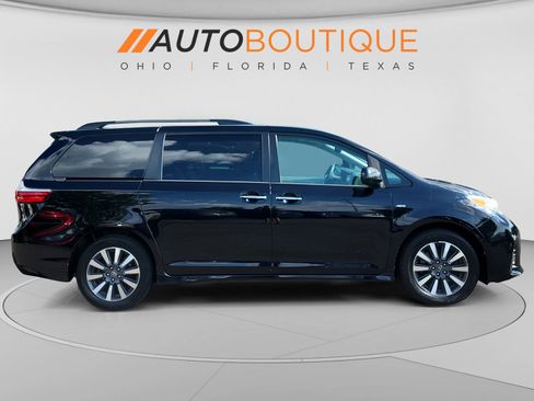 Used 2018 Toyota Sienna XLE w/ XLE Navigation Package AWD/4WD image 6