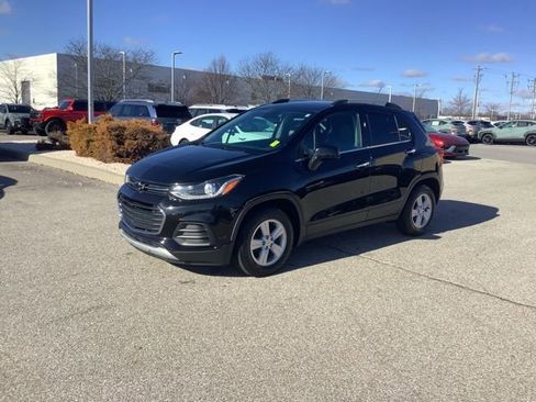 Used 2020 Chevrolet Trax LT w/ LT Convenience Package image 1
