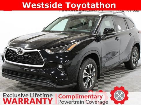 New 2026 Toyota Highlander XLE image 2