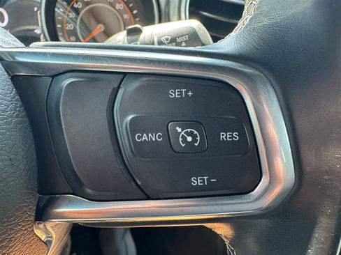 Used 2020 Jeep Wrangler Unlimited Sahara AWD/4WD image 12