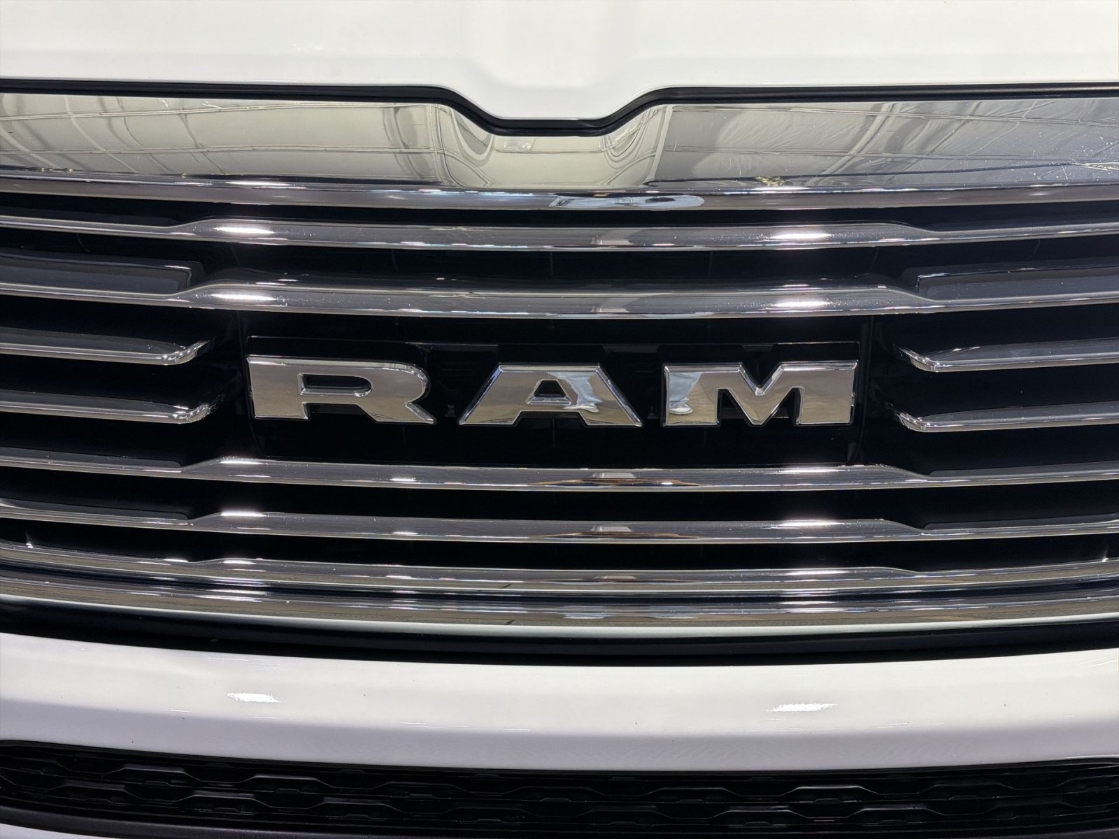 Used 2024 RAM 1500 Limited w/ Body Color Bumper Group AWD/4WD image 12