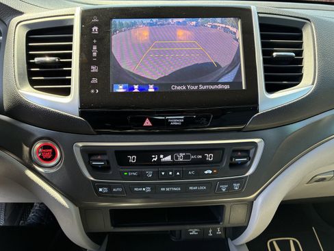 Used 2018 Honda Pilot EX image 32