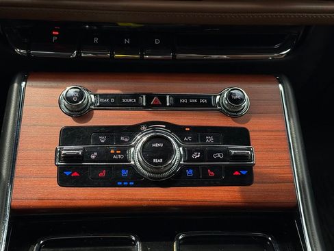 Used 2021 Lincoln Aviator Reserve w/ Equipment Group 208A AWD/4WD image 41