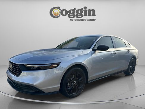 New 2025 Honda Accord SE image 3