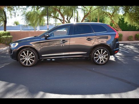Used 2016 Volvo XC60 T5 Platinum FWD image 4