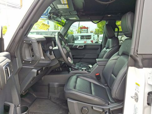 Certified 2025 Ford Bronco Big Bend w/ Black Diamond Package AWD/4WD image 3