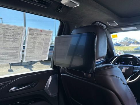 Used 2023 Cadillac Escalade Sport Platinum w/ Heavy-Duty Trailer Package image 34