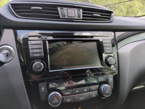 Used 2020 Nissan Rogue Sport SV FWD image 17