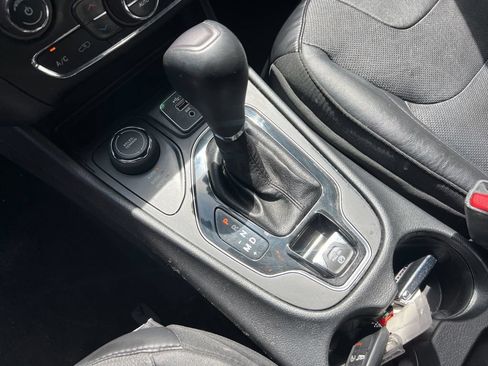 Certified 2020 Jeep Cherokee Limited AWD/4WD image 19
