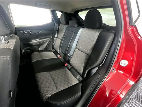 Used 2019 Nissan Rogue Sport SV w/ Technology Package FWD image 25