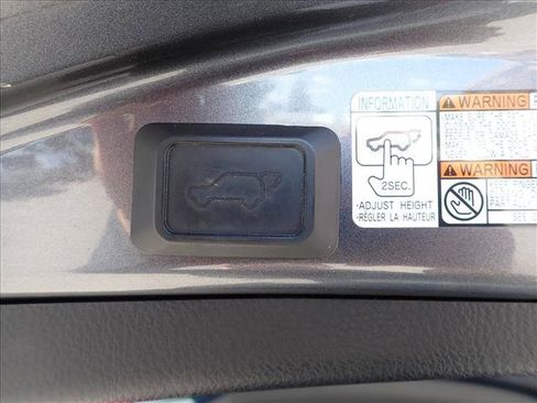 Used 2015 Toyota RAV4 XLE w/ Outdoor Package AWD/4WD image 9