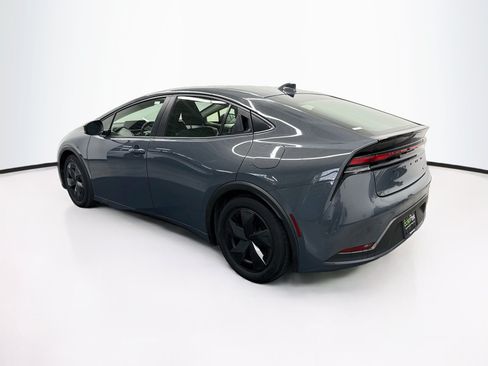 Used 2025 Toyota Prius LE FWD image 5